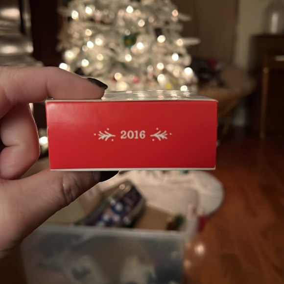 2016 Hallmark Keepsake "Beary colorful friends" Christmas tree ornament - Picture 7 of 7